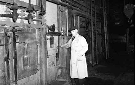 Bild på gasmästare Otto Simpson år 1943.
