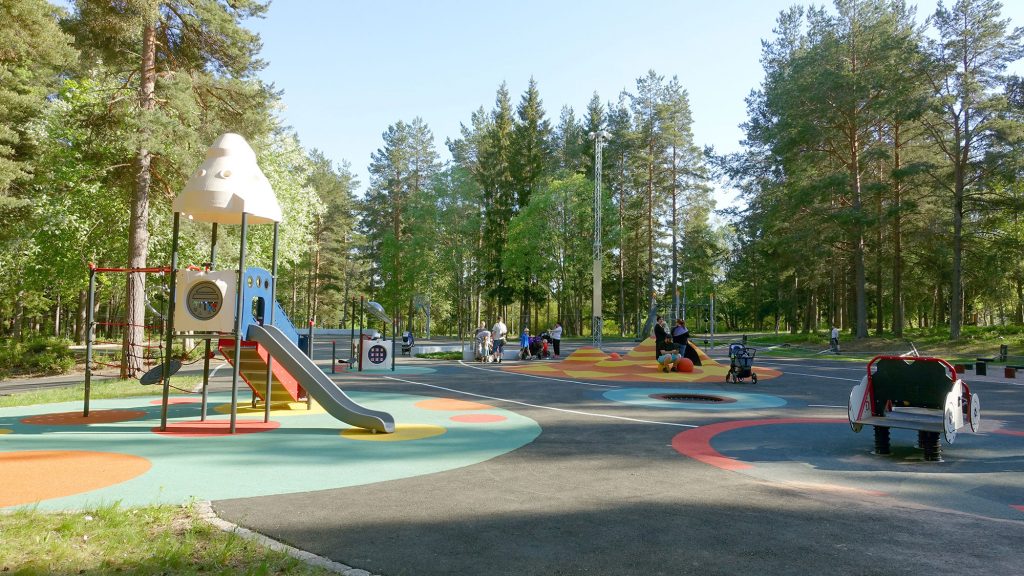 lekplats med rymdtema