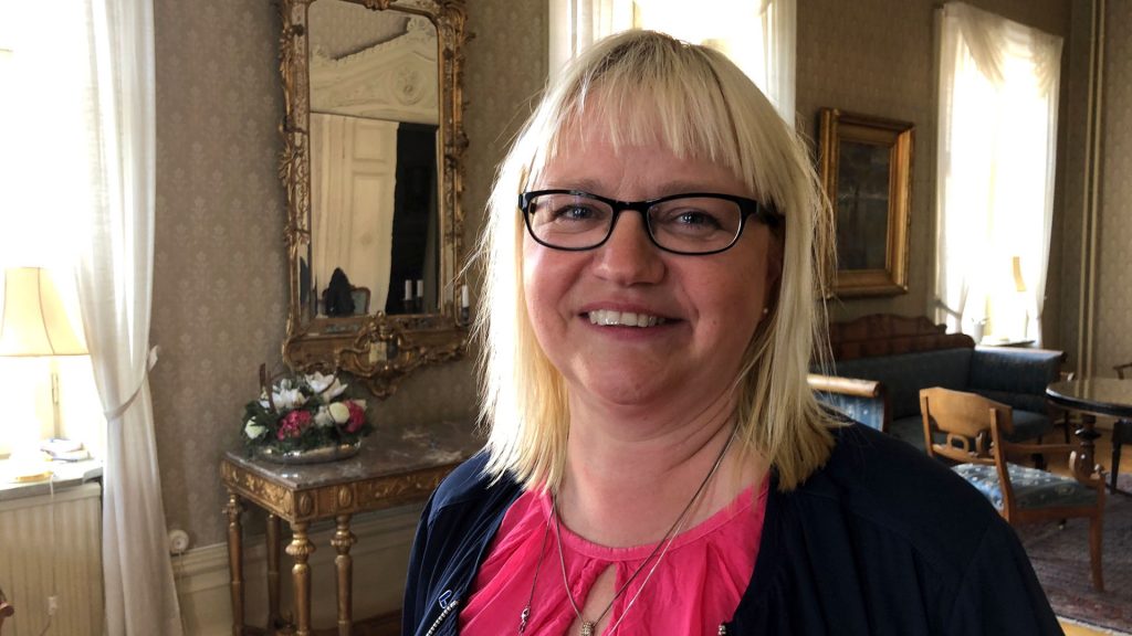 Porträttbild på kommunalråd Helene Åkerlind