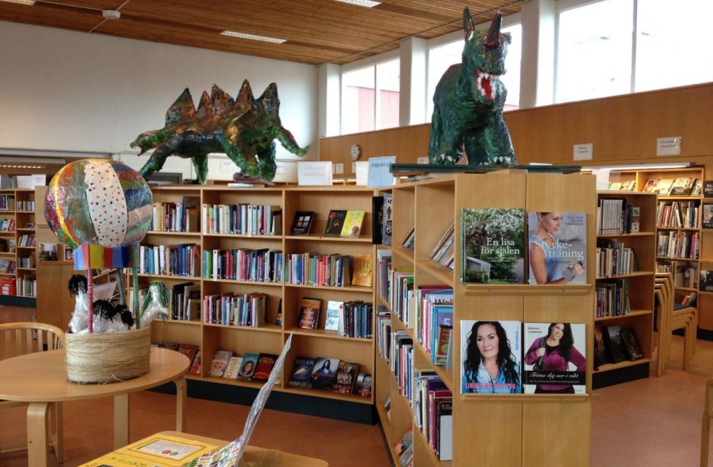 Insidan av Sätra bibliotek.