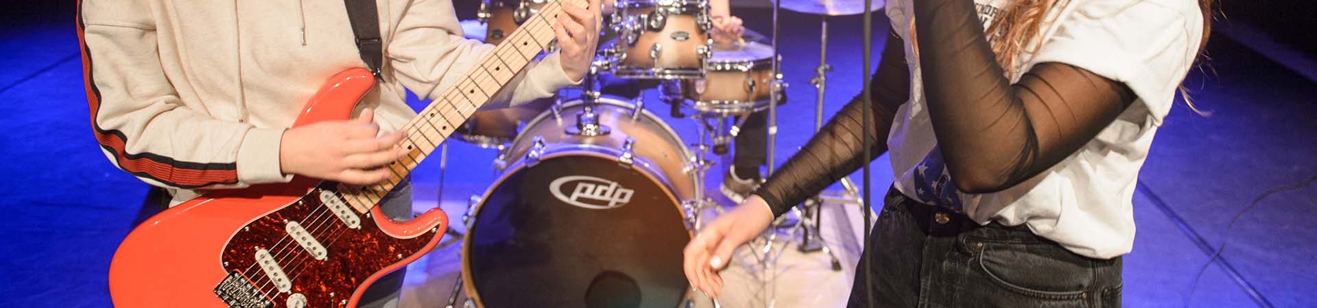 Elever som spelar i band