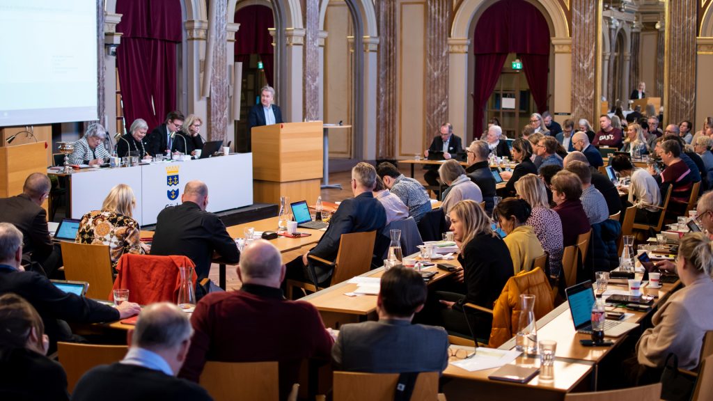 Kommunfullmäktige sammanträder i Stadshusets spegelsal