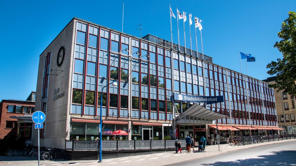 Stadsbiblioteket sett från Slottstorget