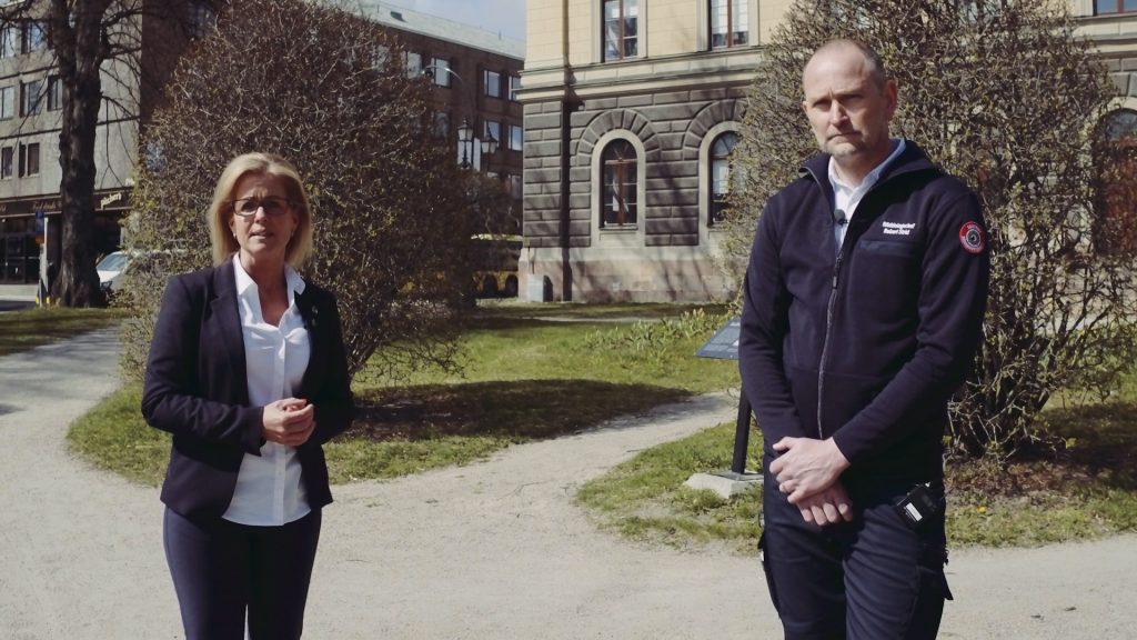 Åsa Wiklund Lång, kommunstyrelsens ordförande och Robert Strid, räddningschef på Gästrike räddningstjänst