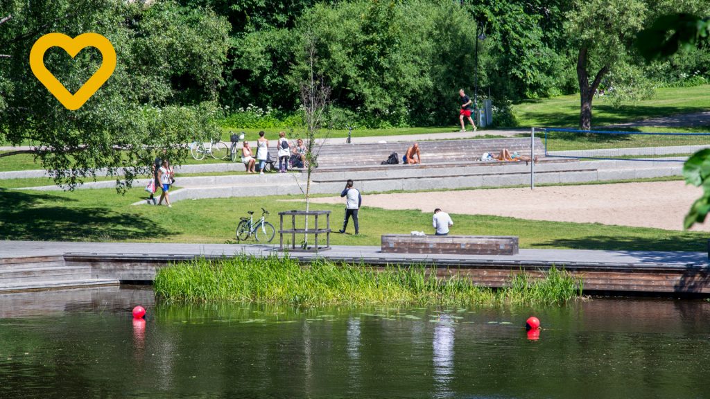 Ungdomar i Boulognerskogen en sommardag