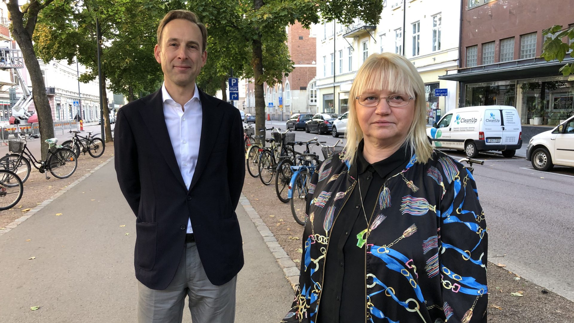 Mattias Durnik och Helene Åkerlind på Nygatan i Gävle.