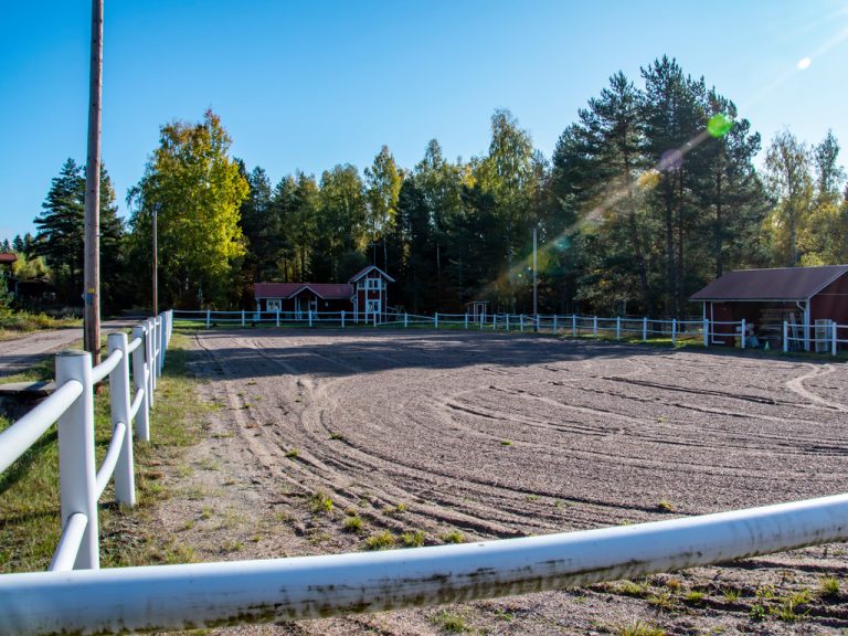 Ridbana utomhus på Hedesunda ryttarförening