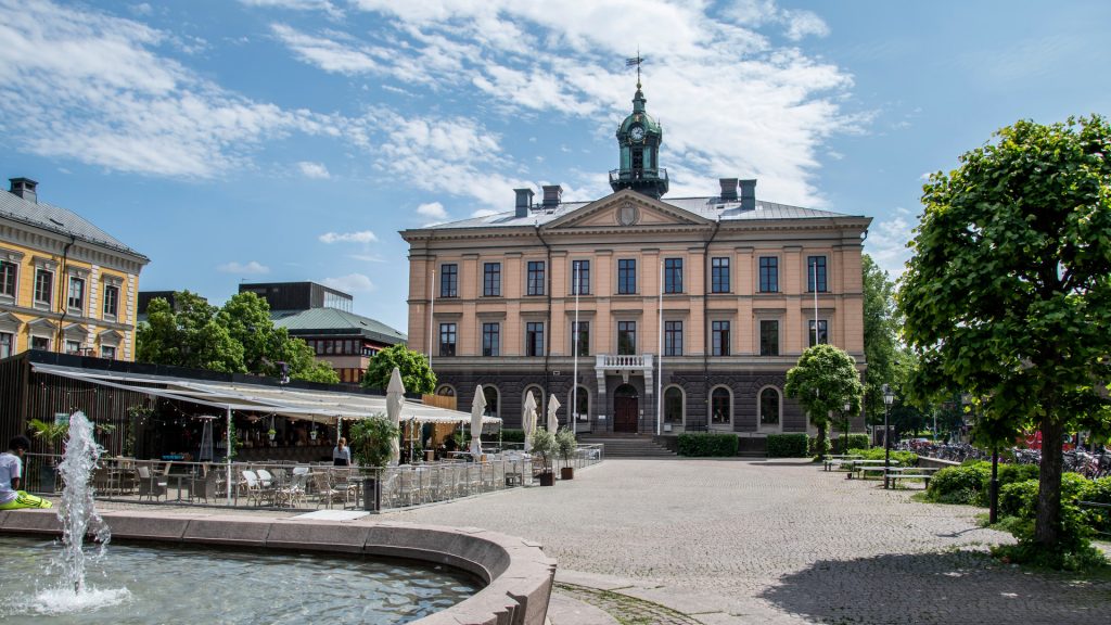 Rådhuset och Rådhustorget.