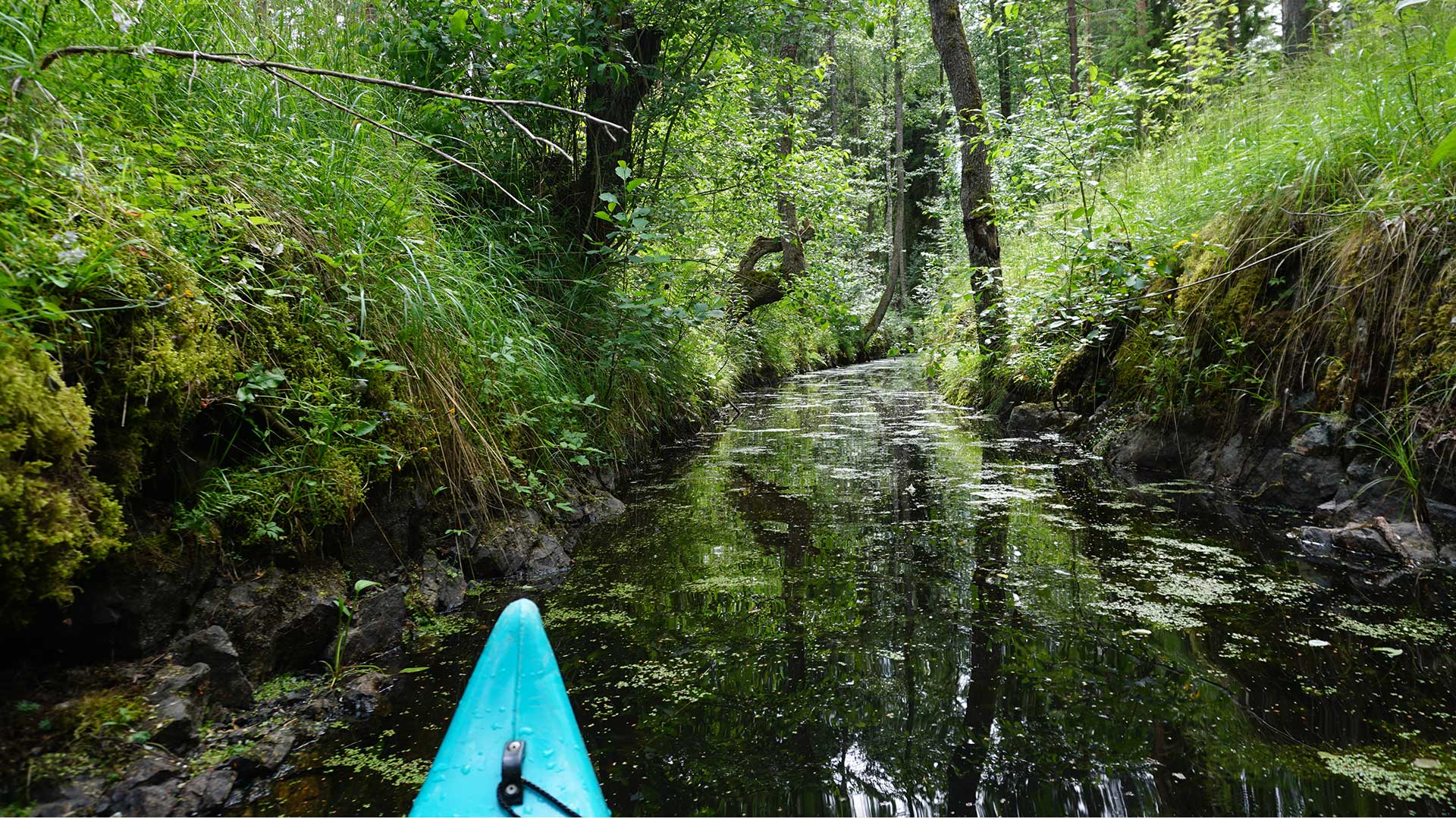 Paddling i Trollrikekanalen.