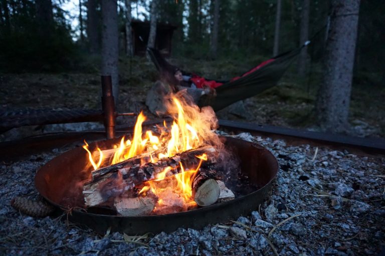 Brasa och frilufts-hammock i Skärjåns naturreservat
