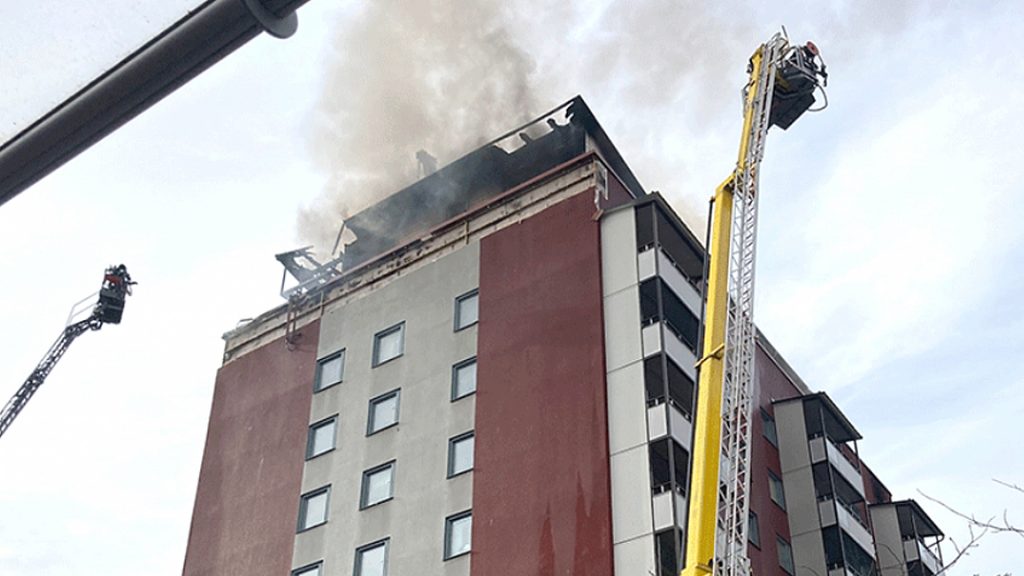 Brand i höghus på Öster i Gävle.