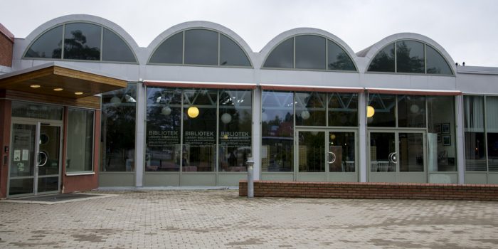Exteriörbild Andersbergs bibliotek.