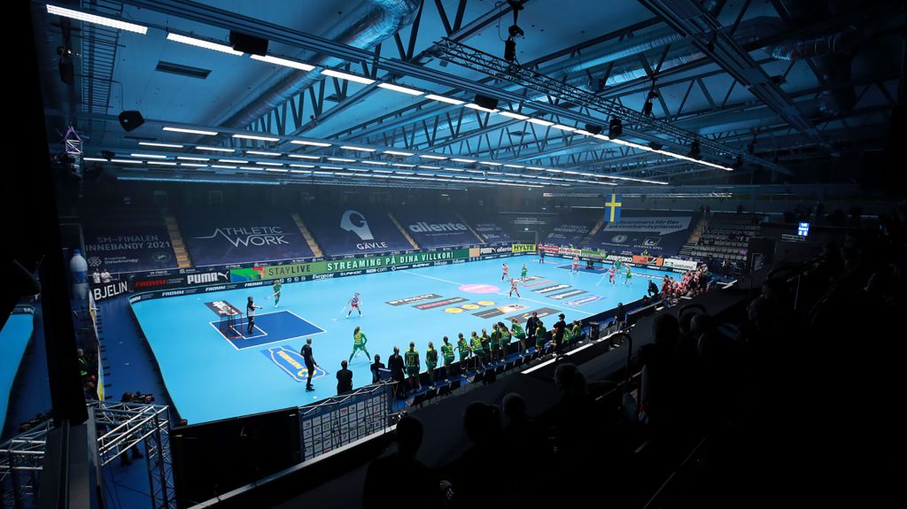 Pågående innebandymatch på Gavlehovshallen