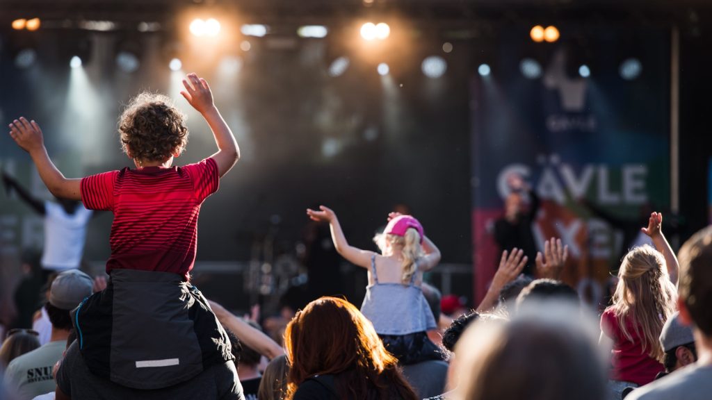Publik på konsert på Stadsfesten