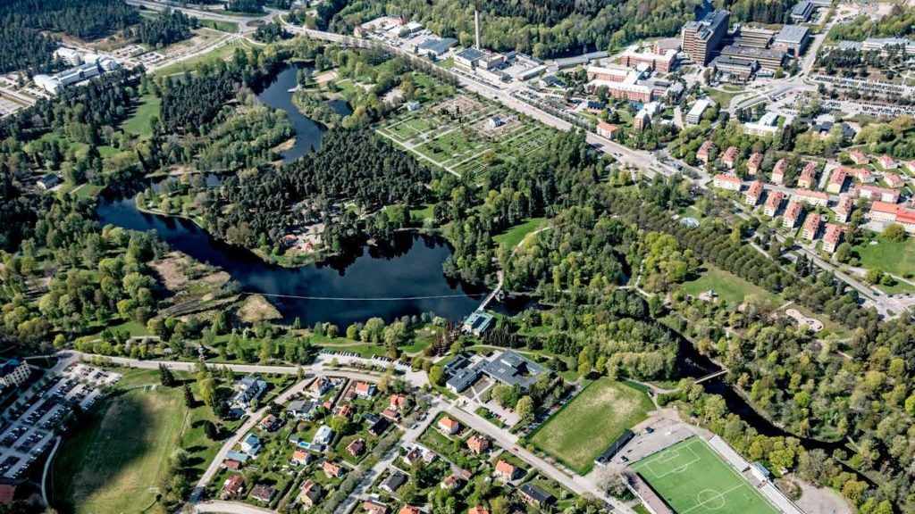 Flygbild över Boulognerskogen och området kring Gavleån