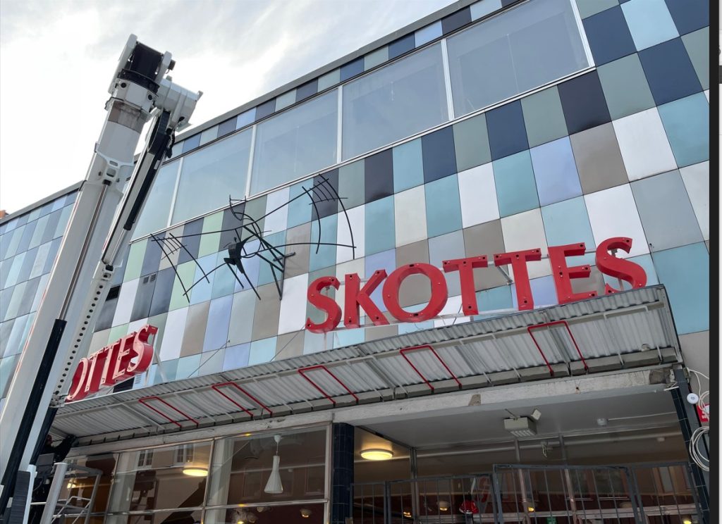skottes skylt