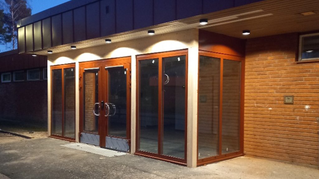 Huvudentre till idrottshall