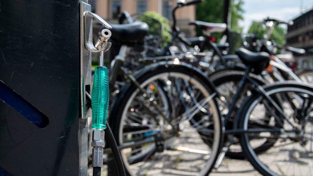 Cykelpump utanför Rådhustorget.
