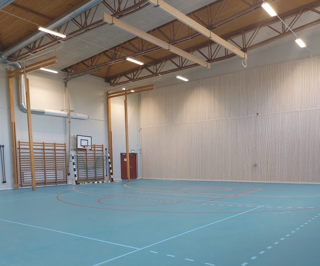 Bild av invändig renovering av Andersbergs idrottshall