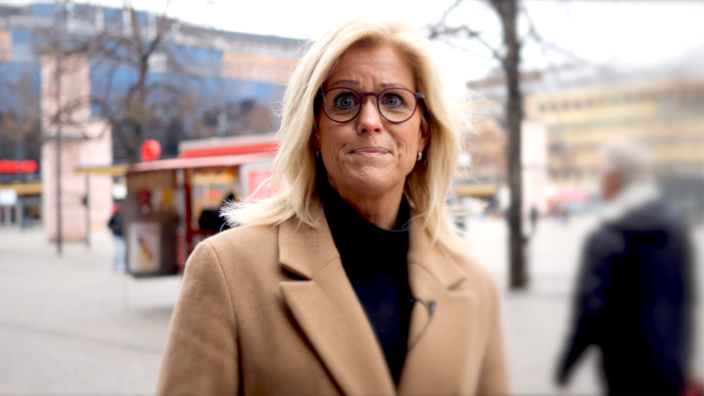 Åsa Wiklund Lång (S) på stortorget i Gävle