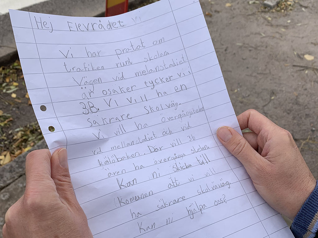 Brev från elever till elevrådet gällande bättre cykelvägar