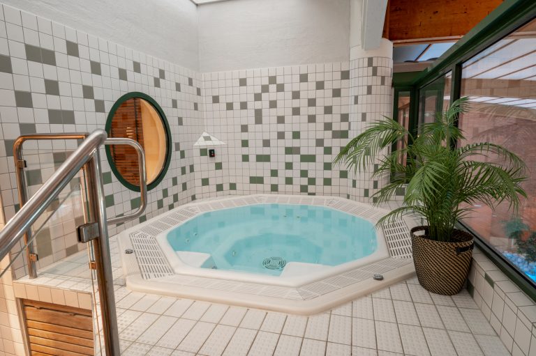 Bubbelpool inne på relaxavdelningen