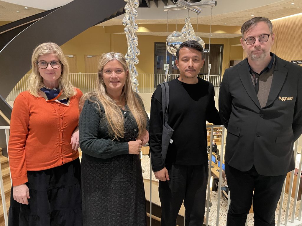 Bild på Sofia Nohrstedt, kulturchef, Helene Börjesson (MP), ordförande i kultur- och fritidsnämnden, Shirali ’Ali’ Rahimi och Carl Bergström, enhetschef Konst och kultur.