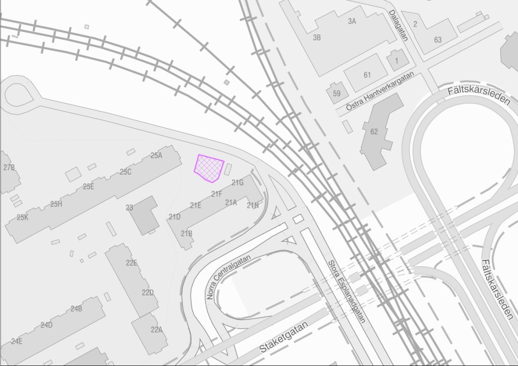 Karta med lila markering över parkeringsplatsen vid Stora Esplanadgatan.
