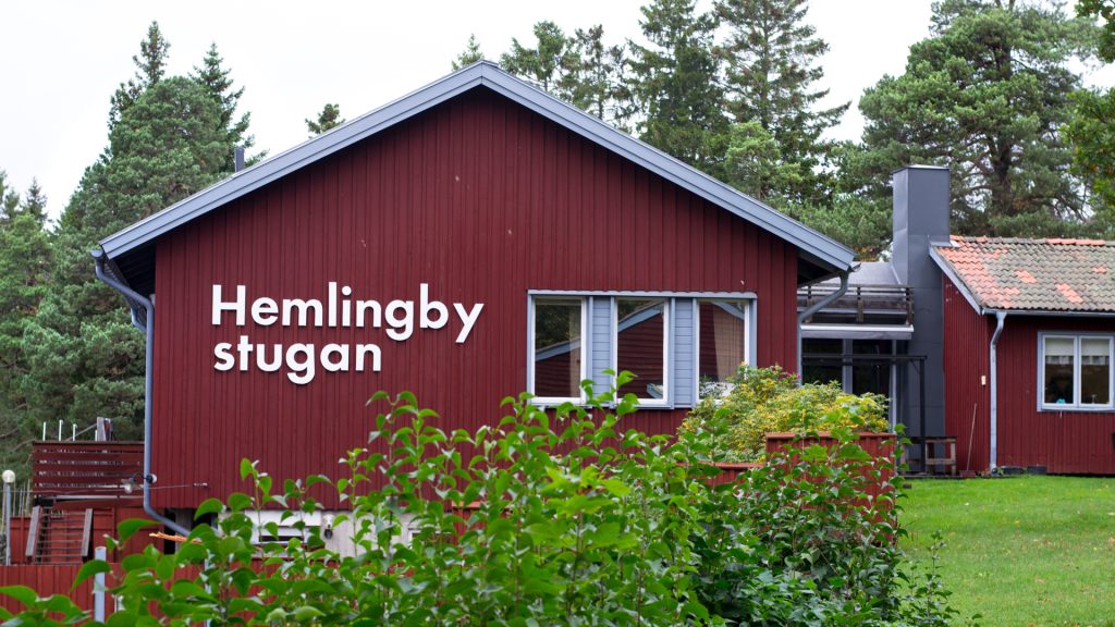 Bild på Hemlingbystugan i sommartid