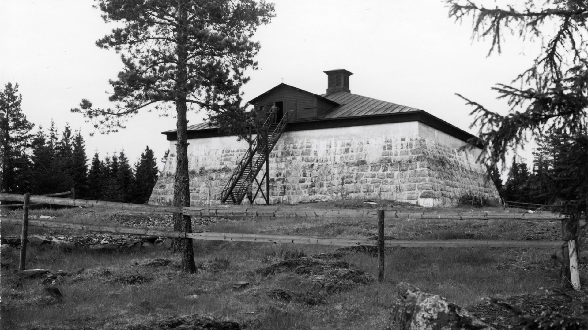 Foto: Vattenreservoaren i Hemlingby. Foto ur Länsmuseet Gävleborgs samlingar.