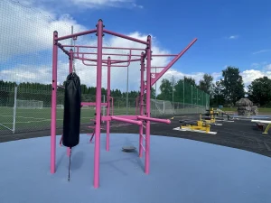 En klätterställning i Solparken i Andersberg