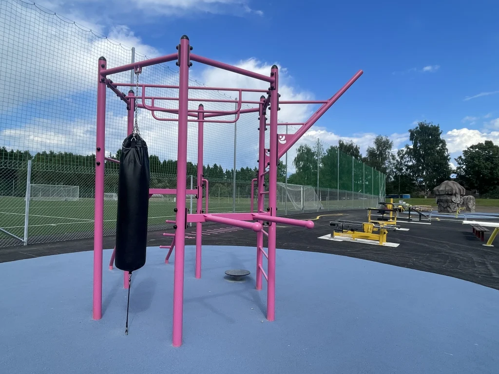 Utegym i solparken i andersberg.
