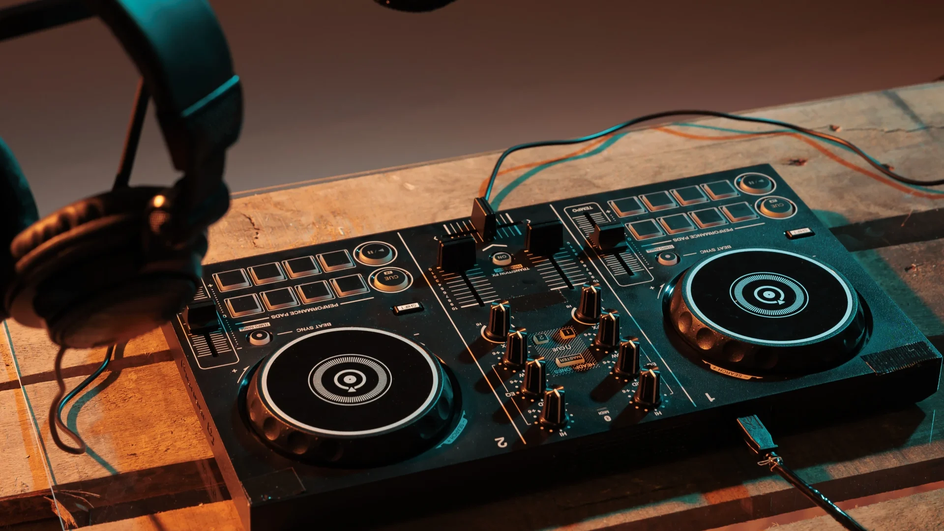 DJ